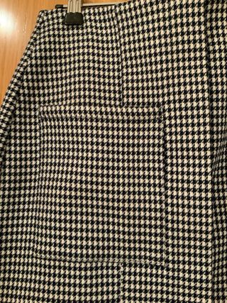 Falda de cuadros blanco y negro .Mango Casual.