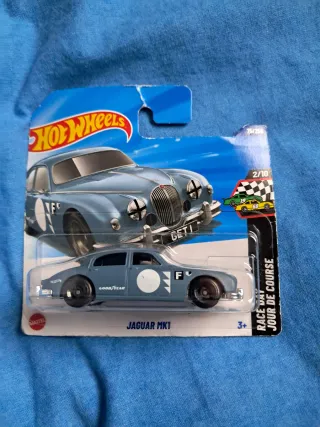 Hot Wheels Jaguar MK1 Race Day 2/10