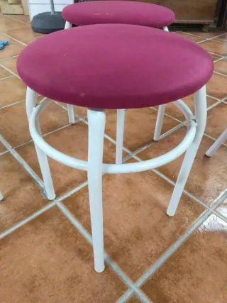 Juego 2 sillas cocina tubo más 2 taburetes