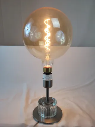 Lámpara de mesa moderna cristal y metal