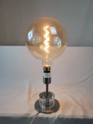 Lámpara de mesa moderna cristal y metal