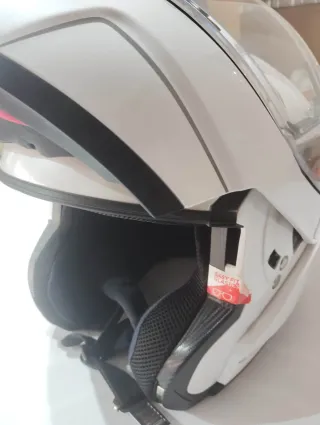 Casco modular moto marca hellmet