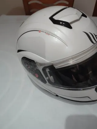 Casco modular moto marca hellmet