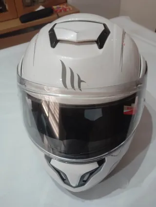 Casco modular moto marca hellmet