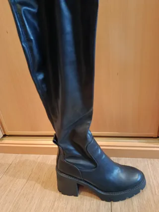 Botas altas negras Zara talla 40