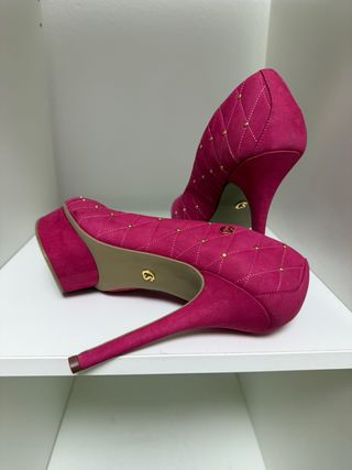 Tacones Plataforma Fucsia con Tachuelas Talla 37