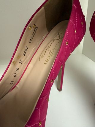Tacones Plataforma Fucsia con Tachuelas Talla 37