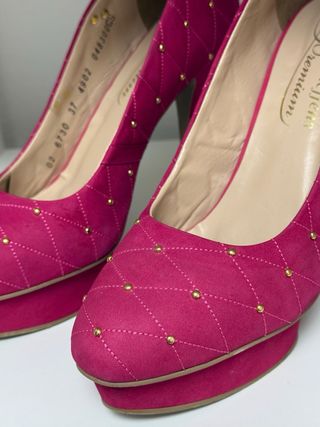 Tacones Plataforma Fucsia con Tachuelas Talla 37