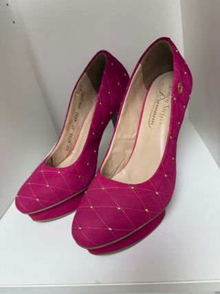 Tacones Plataforma Fucsia con Tachuelas Talla 37