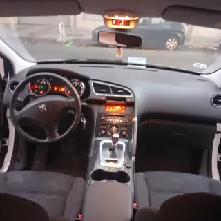 Peugeot 3008 cambio automático estado impecable