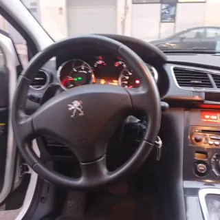 Peugeot 3008 cambio automático estado impecable