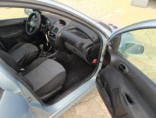 Peugeot 206 2003