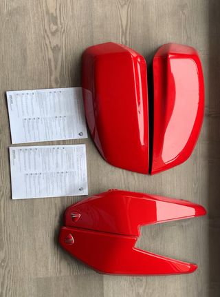 Tapas maletas laterales rojas Ducati Multistrada