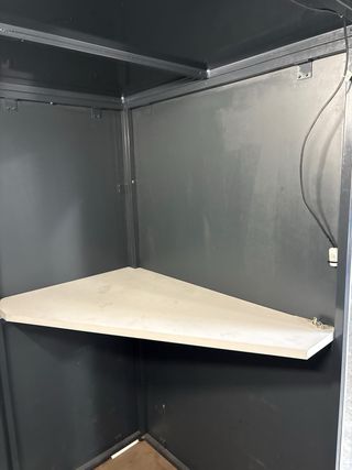 Caseta hierro, paneles DM y techo chapa