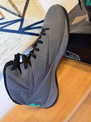 Zapatillas Under Armour Grises