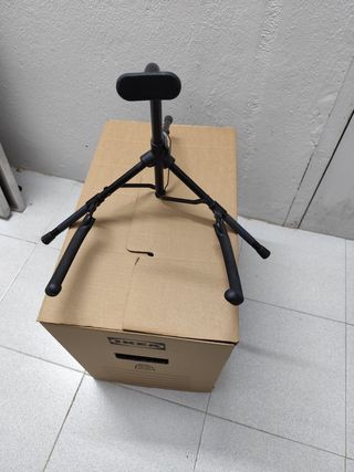 Guitarra Acústica con Soporte y Afinador