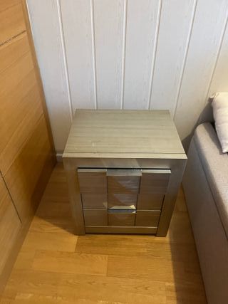 2 Cómodas de dormitorio plateadas de diseño