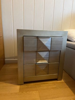 2 Cómodas de dormitorio plateadas de diseño