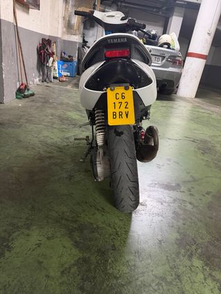 Yamaha Jog RR Blanca