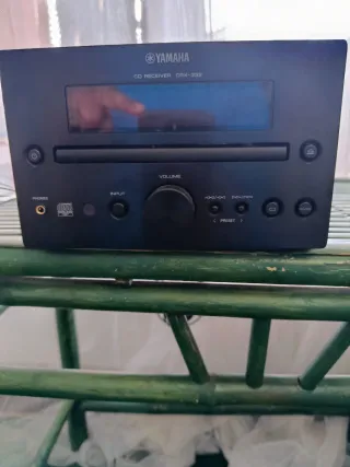 Minicadena Yamaha y altavoces