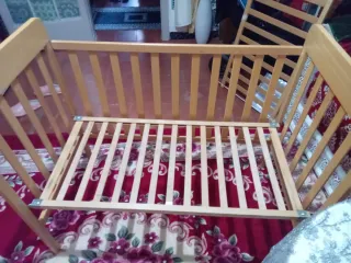 Cuna de madera para bebé