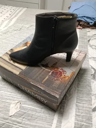 Botines de piel Chamby negros