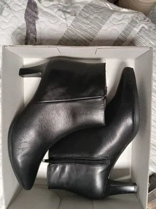 Botines de piel Chamby negros