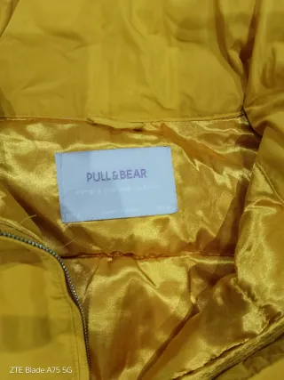 Cazadora acolchada amarilla