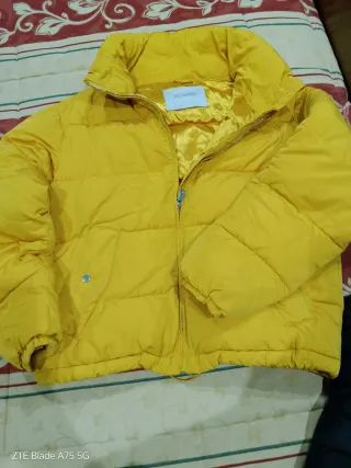 Cazadora acolchada amarilla