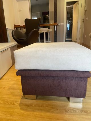 Sofá de 3 plazas con reposapiés