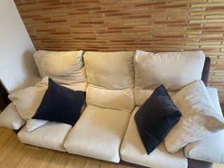 Sofá de 3 plazas con reposapiés