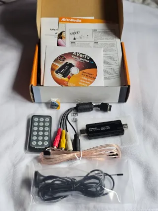 Avermedia AverTV Hybrid Volar HX TDT USB