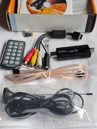 Avermedia AverTV Hybrid Volar HX TDT USB