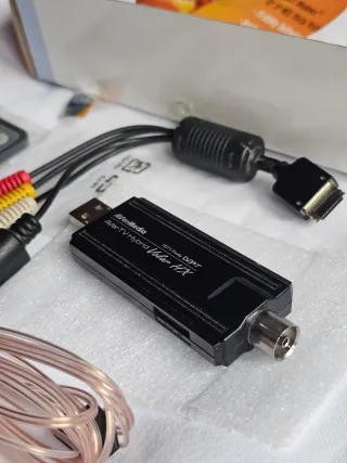 Avermedia AverTV Hybrid Volar HX TDT USB