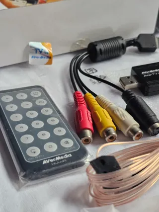 Avermedia AverTV Hybrid Volar HX TDT USB