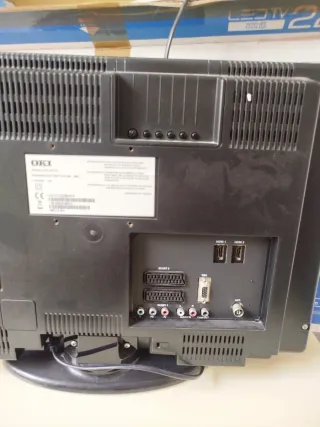 Monitor TV-PC OKI Nero