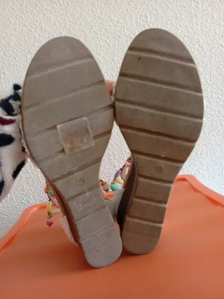 Sandalias blancas y multicolor talla 39