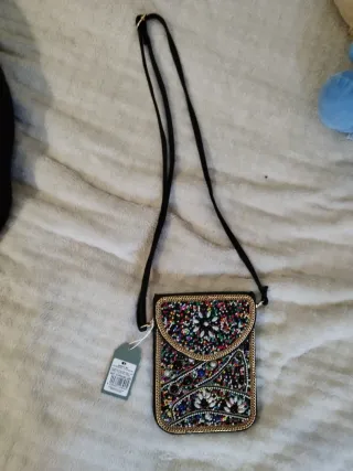 Bolso de hombro con cuentas