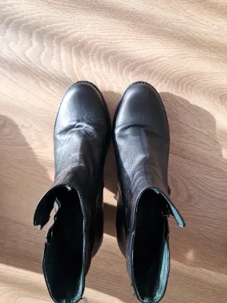 Botines de piel con tacón