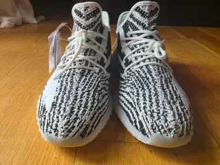 Adidas Yeezy Boost 350 V2 Zebra