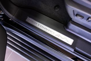 Chevrolet Suburban High Country 2025