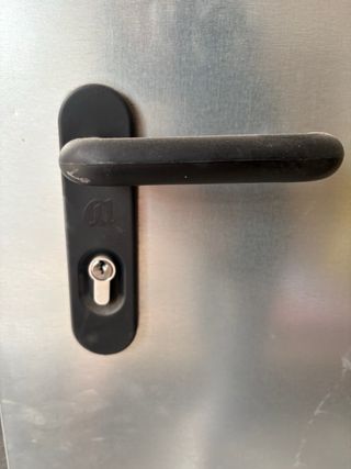 Puertas (12)de chapa con cerradura y llaves