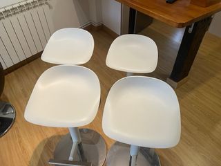 4 Taburetes Diseño Regulables