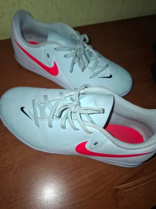 2 Pares Playeros Talla 36 uno d senderismo