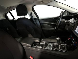 Jaguar XE 2.0 AJ200D Diesel RWD 180cv XE-Pure