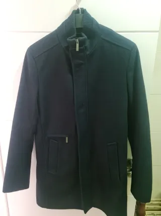 Abrigo azul tres cuartos hombre