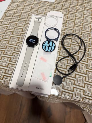 Samsung Galaxy Watch6 + Accesorios