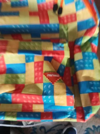 Mochila infantil diseño bloques construcción