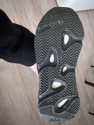 Adidas Yeezy 700 MNVN