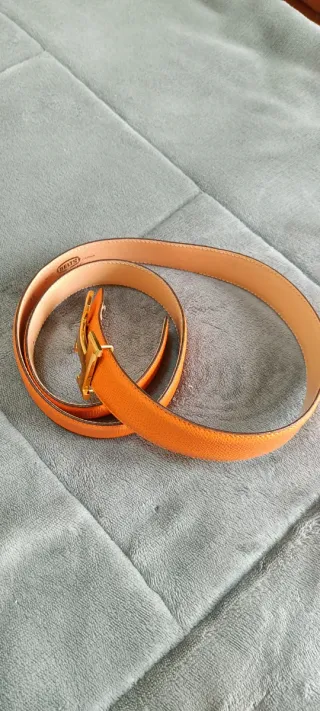 Cinturón Hermès naranja y dorado